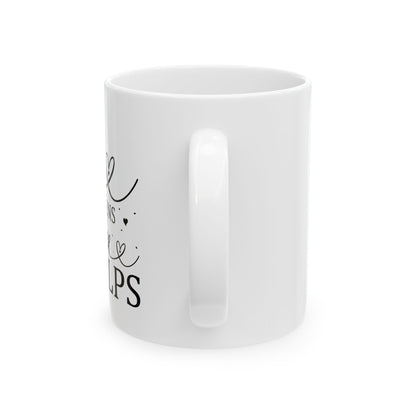 Bedruckte Kaffeetasse – 11oz (330 ml) – "Coffee Helps" – robust & stilvoll