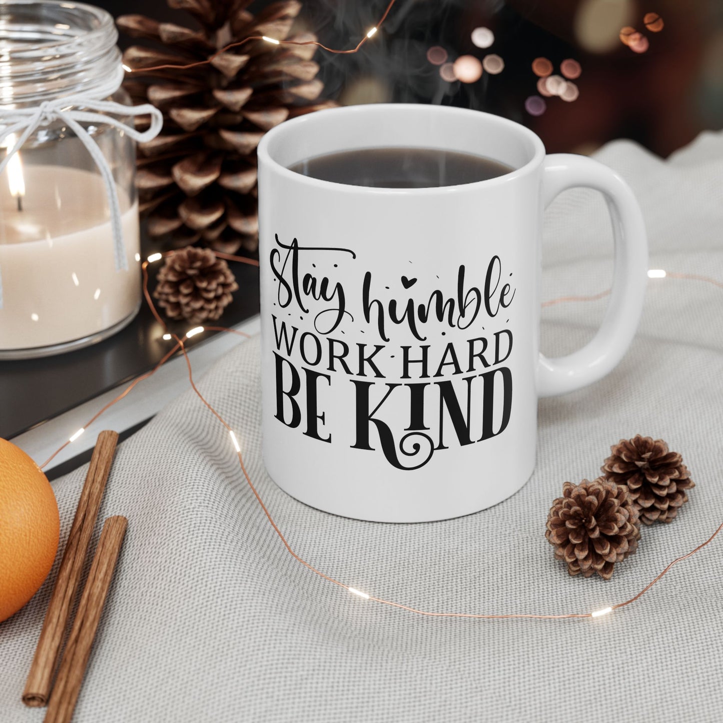 Bedruckte Kaffeetasse – 11oz (330 ml) – „Stay Humble“ – robust & stilvoll