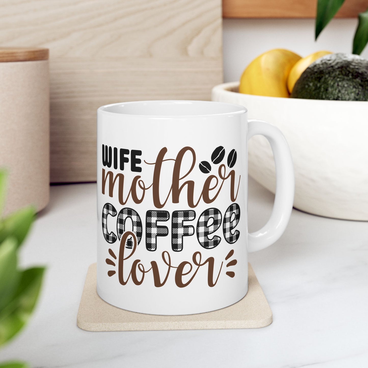 Bedruckte Kaffeetasse – 11oz (330 ml) – „Wife“ – robust & stilvoll