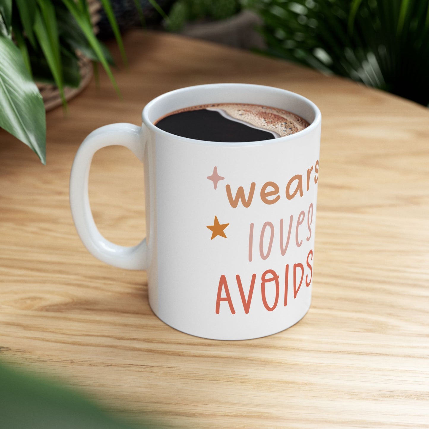 Bedruckte Kaffeetasse – 11oz (330 ml) – „Avoid People“ – robust & stilvoll